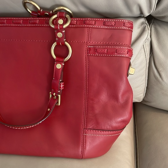 Large Coach tote. Dark-ish red and gold hardware. 16x11” perfect condition. - Picture 8 of 11